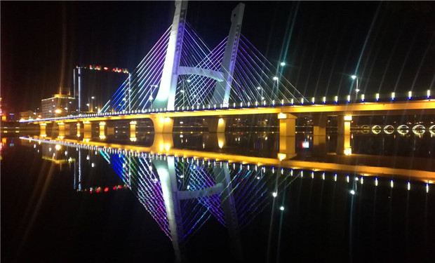 大桥夜景亮化效果实拍图